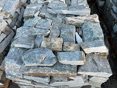 Carderock Veneer Rustic Ashlar With Green